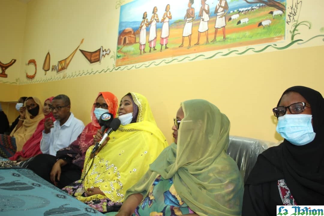 La ministre Mouna Osman Aden s’imprègne du bon déroulement des cours d’alphabétisation