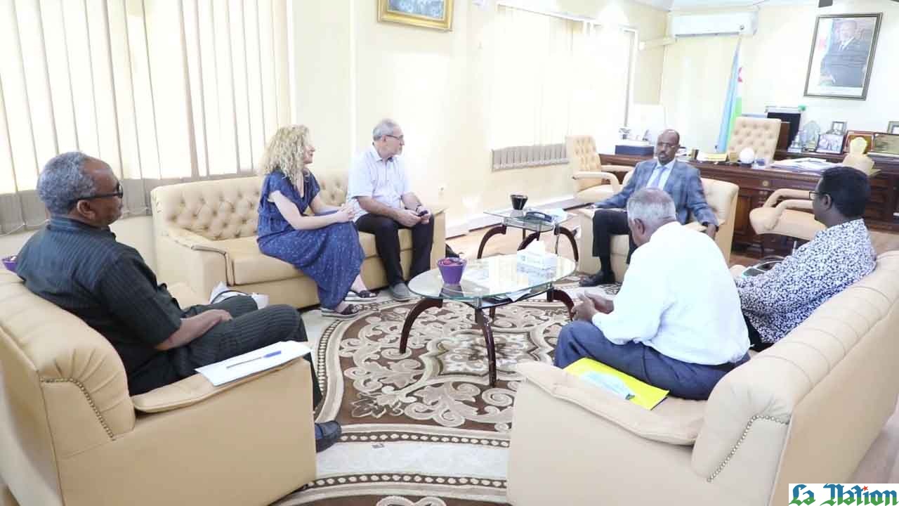 Le ministre de la culture reçoit des experts en archéologie de la mission archéologique franco-djiboutienne