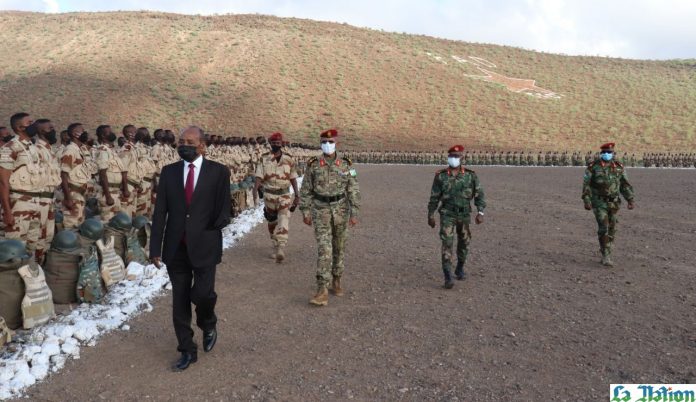 Le ministre de la défense inspecte le bataillon Hill 8 à Maryama avant son départ pour la Somalie (1)