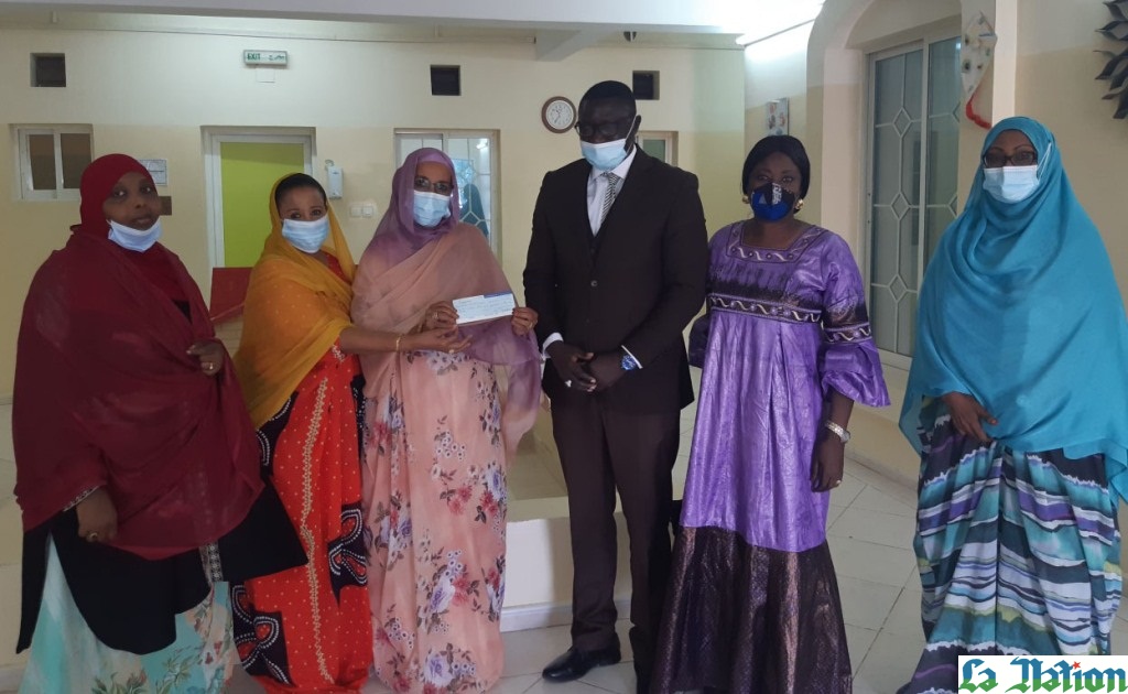 Remise d’un chèque en faveur de la Pouponnière Daryel