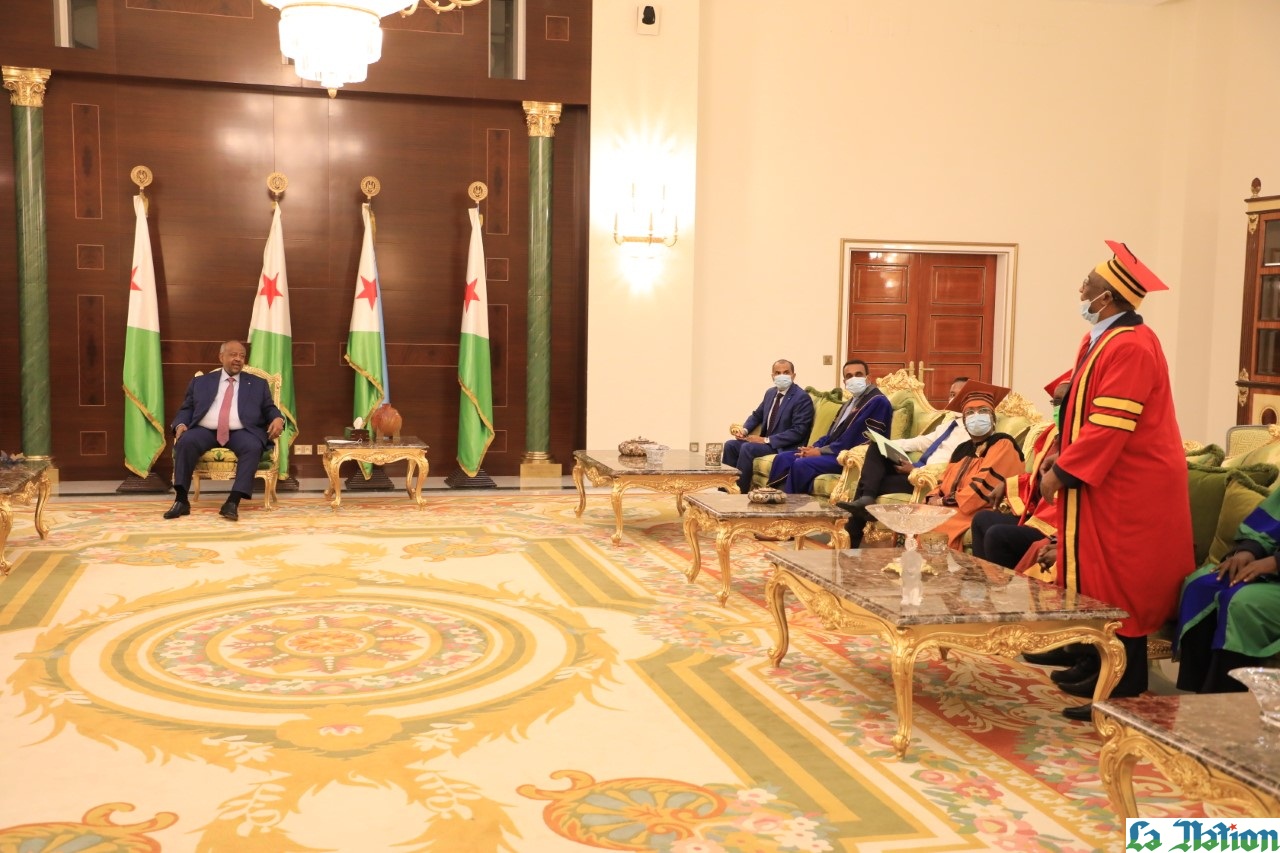 Le Président de la République reçoit une délégation des Représentants des Universités de la région