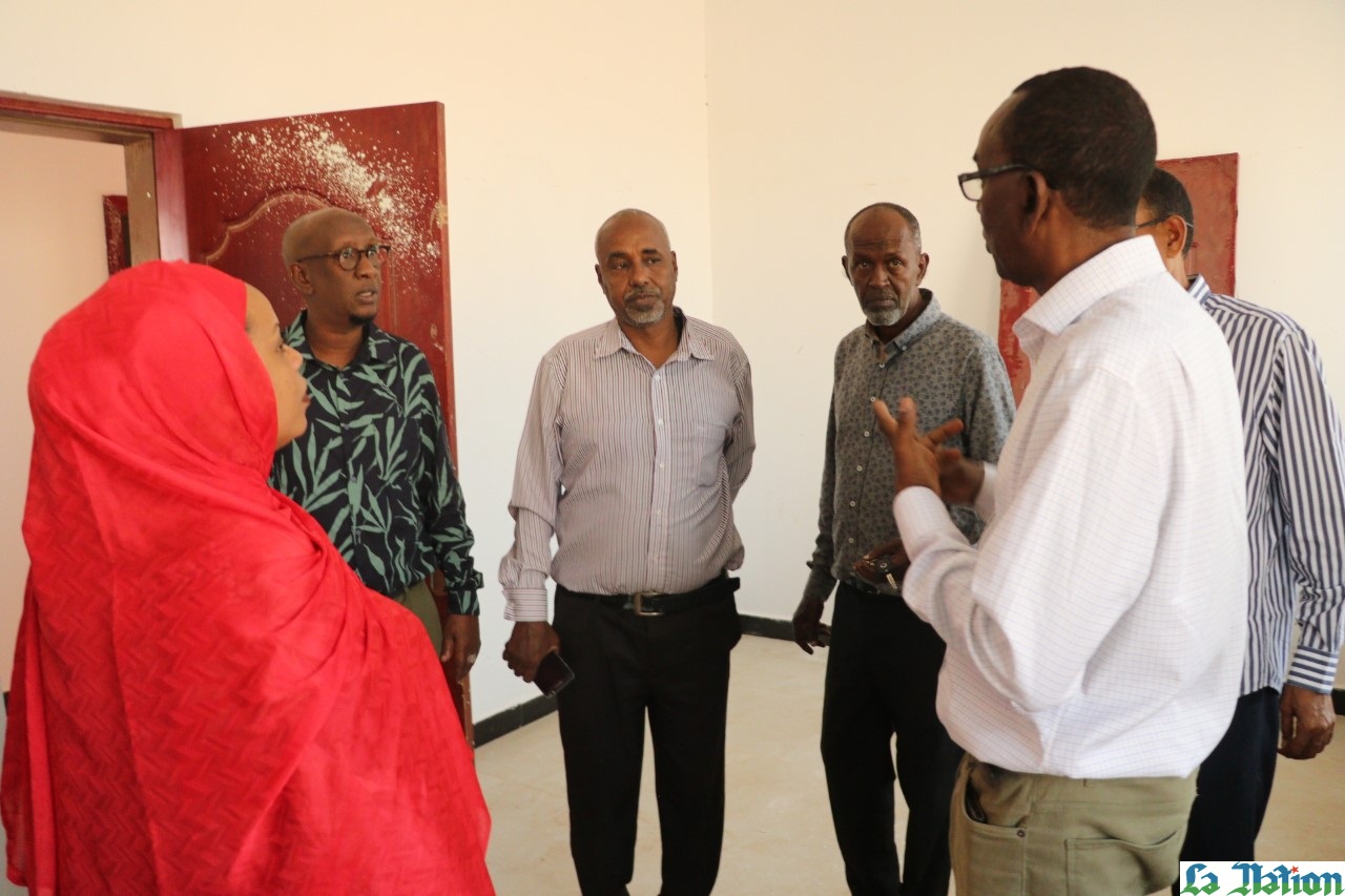 Visite d’inspection des travaux de construction de l’académie de football de Douda