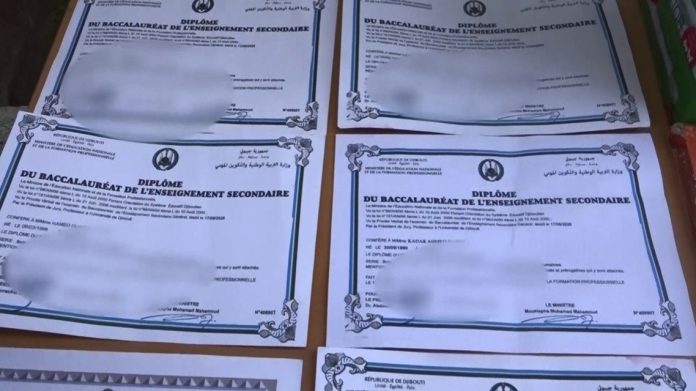 Des faussaires sous les verrous