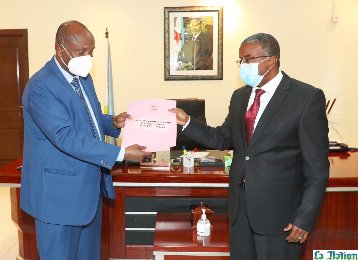 LE PRÉSIDENT GUELLEH REMET SON DOSSIER DE CANDIDATURE À LA PRESIDENTIELLE D’AVRIL 2021