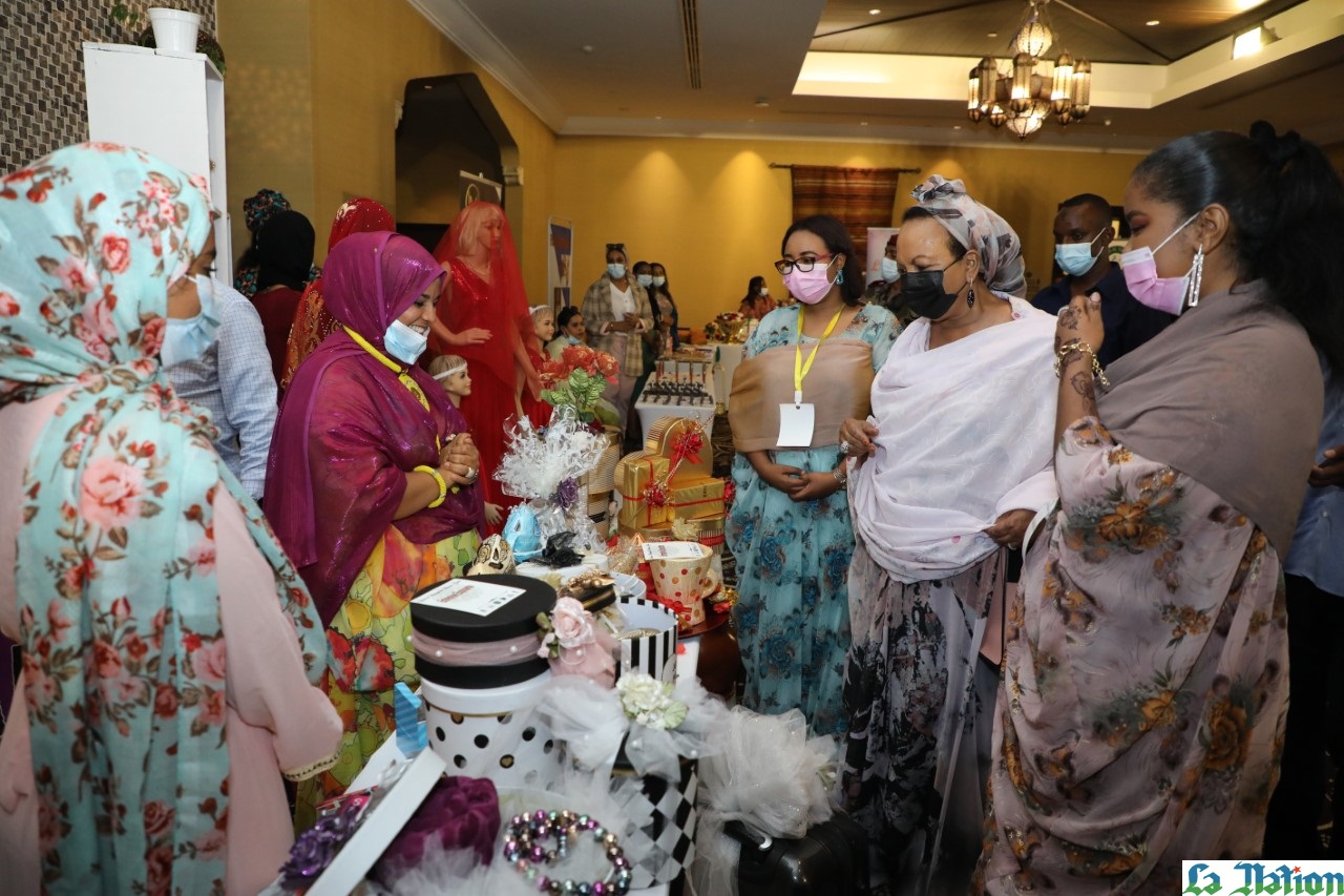 La Première Dame honore de sa présence le premier salon de mariage organisé à Djibouti