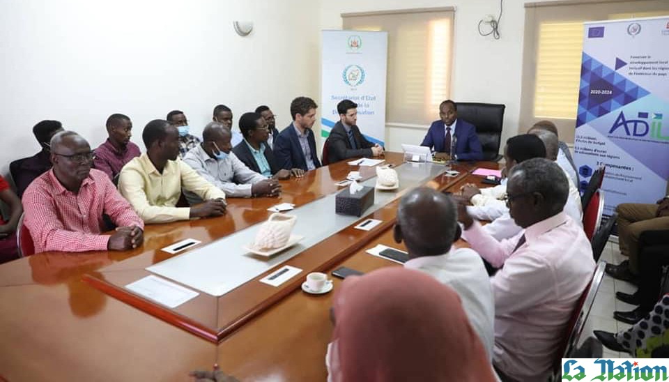 Signature de contrat marquant l’entrée en fonction des personnes ressources techniques auprès des conseils régionaux