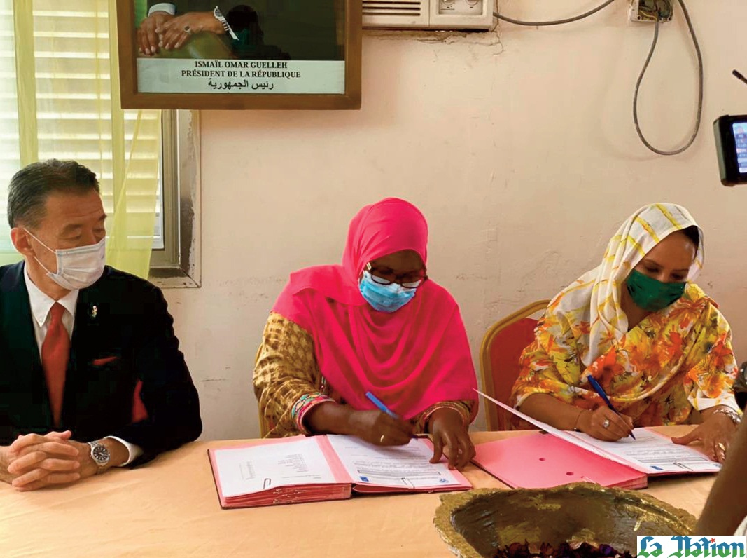 Remise de kits de subsistance aux populations impactées par la Covid- 19