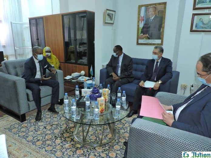 Rencontre des observateurs internationaux avec le ministre de la justice (1)