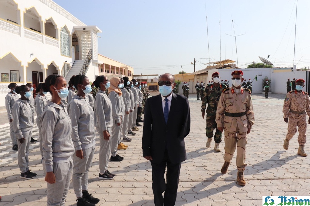 Cérémonie de récompense de l’équipe de football féminine des FAD par le ministre de la Défense