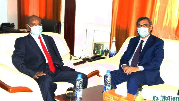 Entrevue entre le ministre de la défense et l’ambassadeur du Pakistan