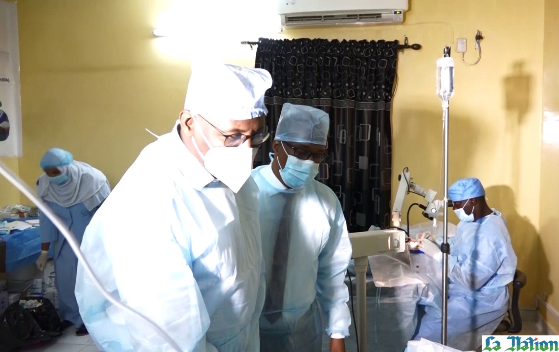 Le ministre de la santé donne le coup d’envoi de la caravane médicale contre la cataracte