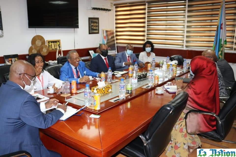 Réunion de travail de la délégation de la Confédération des Employeurs de l’IGAD et du Bureau Régional de l’OIT avec le ministre Isman Ibrahim Robleh