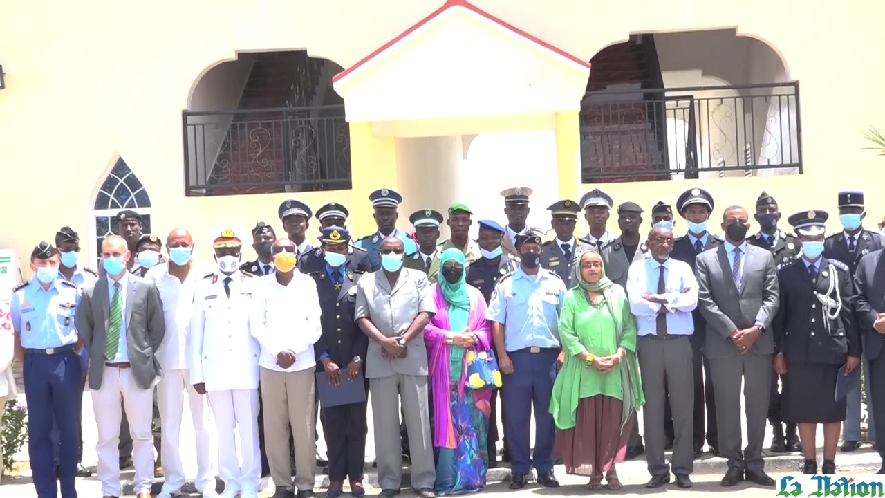 6ème promotion du stage international de perfectionnement-enquêteur : 21 participants, issus de 13 pays de l’Afrique et de l’Océan indien, reçoivent leurs diplômes et leurs insignes