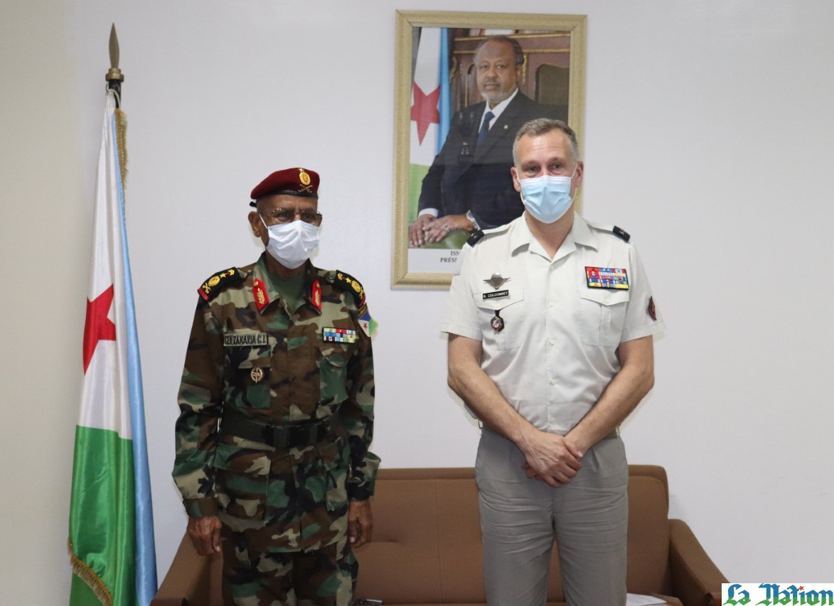 Entrevue entre le général Zakaria Cheick Ibrahim et le général Régis Colcombet