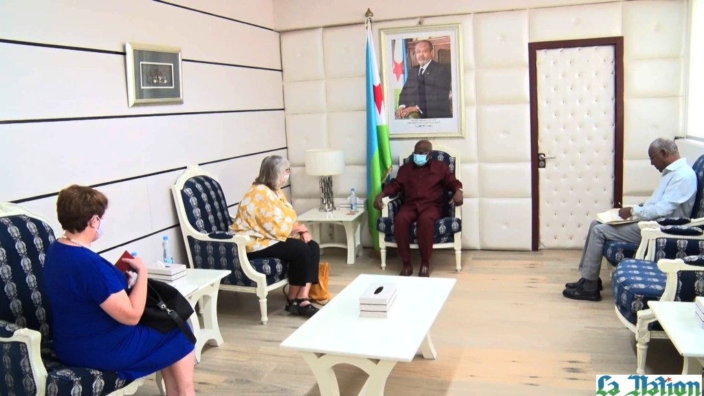 Le Premier ministre reçoit l'ambassadrice du Royaume Uni à Djibouti
