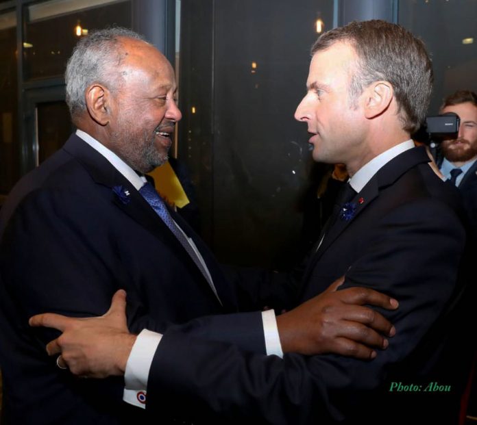 Le Président de la République reçoit les chaleureuses félicitations de son homologue français