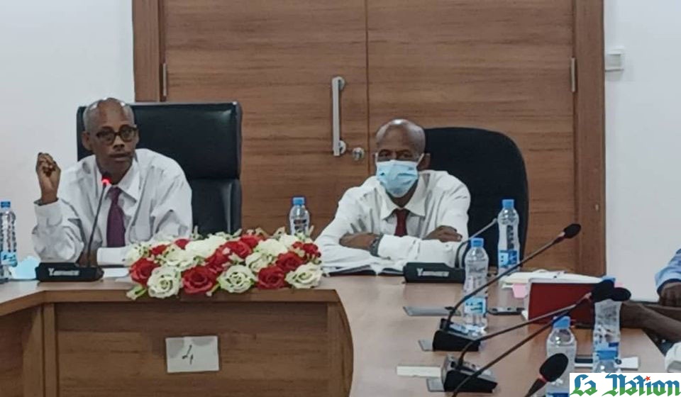 Le ministre de la santé rencontre les médecins-chefs des centres de santé et des polycliniques