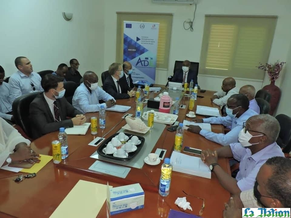 Signature des 2ème contrats de subventions entre les 5 Conseils régionaux et Expertise France