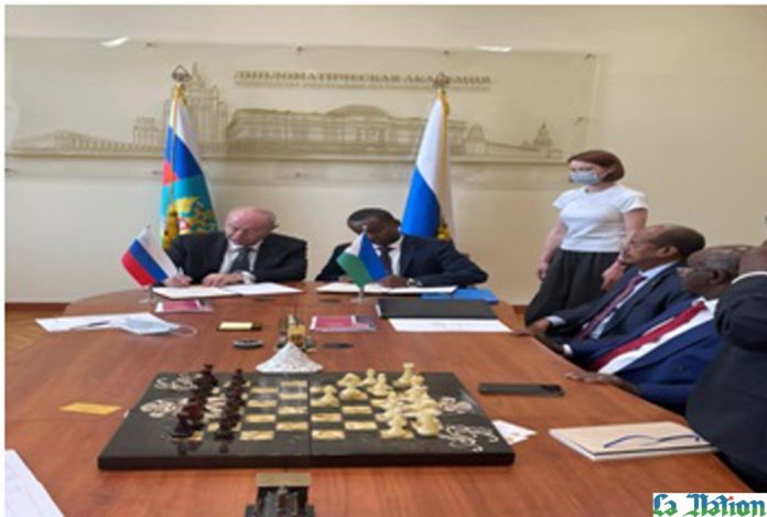Visite de travail du chef de la diplomatie djiboutienne en Russie (1)