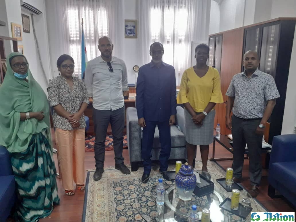 Visite de courtoisie de la  représentante de l’UNICEF  au ministre de la justice