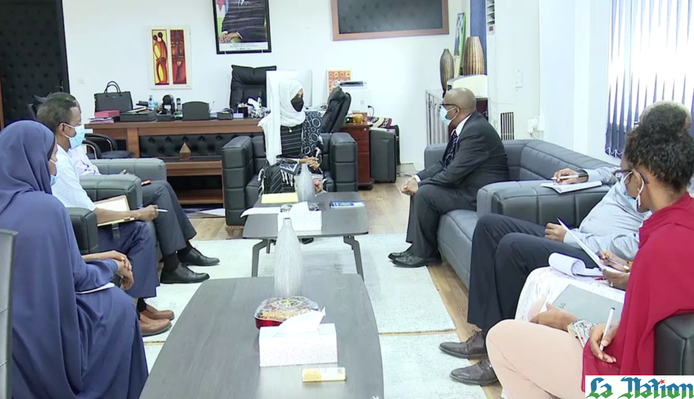 La ministre des Affaires sociales reçoit l’ambassadeur cubain