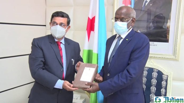 Le premier ministre reçoit la visite d’adieu de l’ambassadeur Ashok Kumar (1)