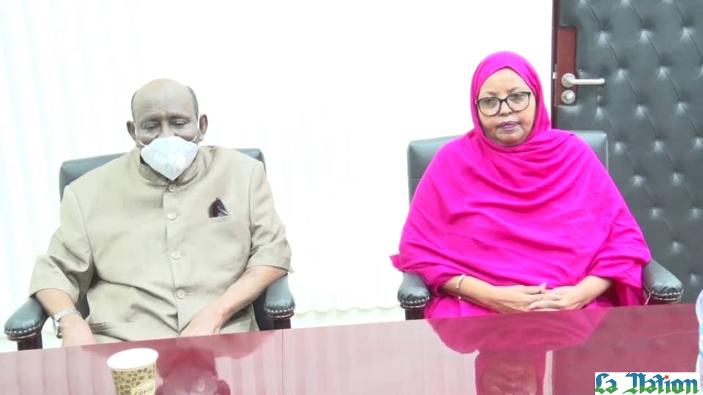 Réunion de concertation entre le Premier ministre et les dirigeants des partis légalisés