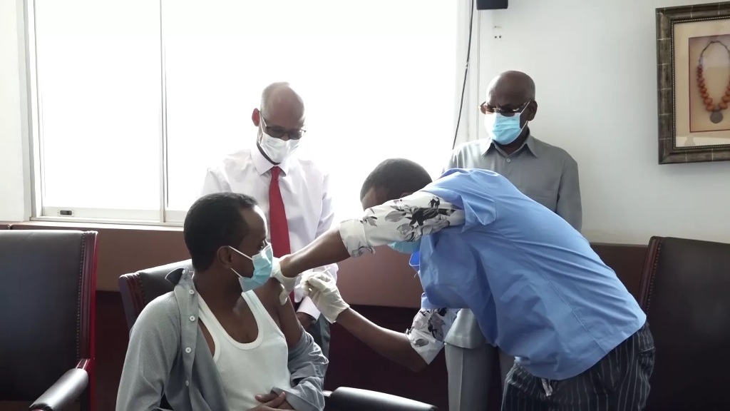 STRATÉGIE DE PROXIMITÉ FACILITER L’ACCÈS AUX VACCINS EN FAVEUR DES EMPLOYÉS D E L’ADMINISTRATION GÉNÉRALE DU PAYS Mobilisation