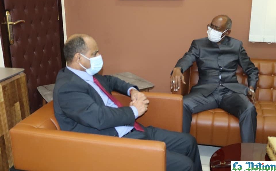 Le Ministre de la décentralisation reçoit la visite de l'ambassadeur du Yemen à Djibouti