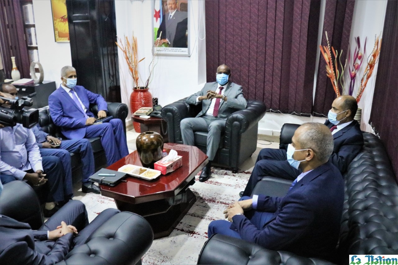 Le ministre de la Communication reçoit une délégation du ministère de la communication et des technologies de la République du Yémen