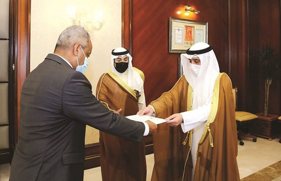 Le nouvel ambassadeur de Djibouti au Koweït présente ses lettres de créances au ministre des Affaires Etrangères