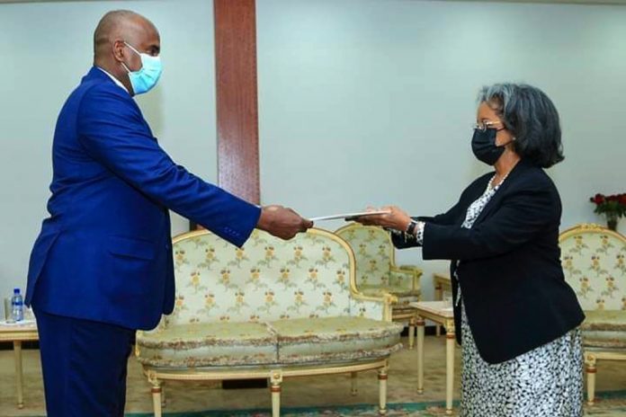 L’ambassadeur Abdi Mahamoud Eybe remet ses lettres de créances à la présidente d'Éthiopie (2)