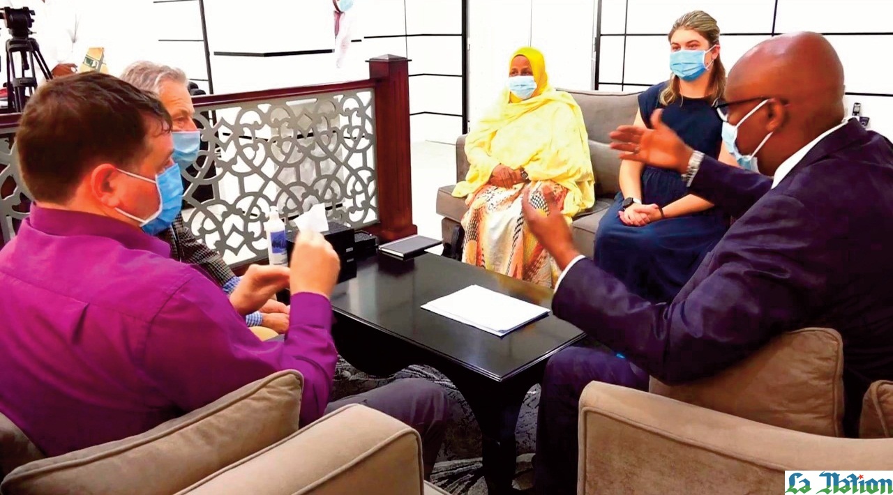 Le MENFOP accorde une audience à des experts britanniques en langage des signes