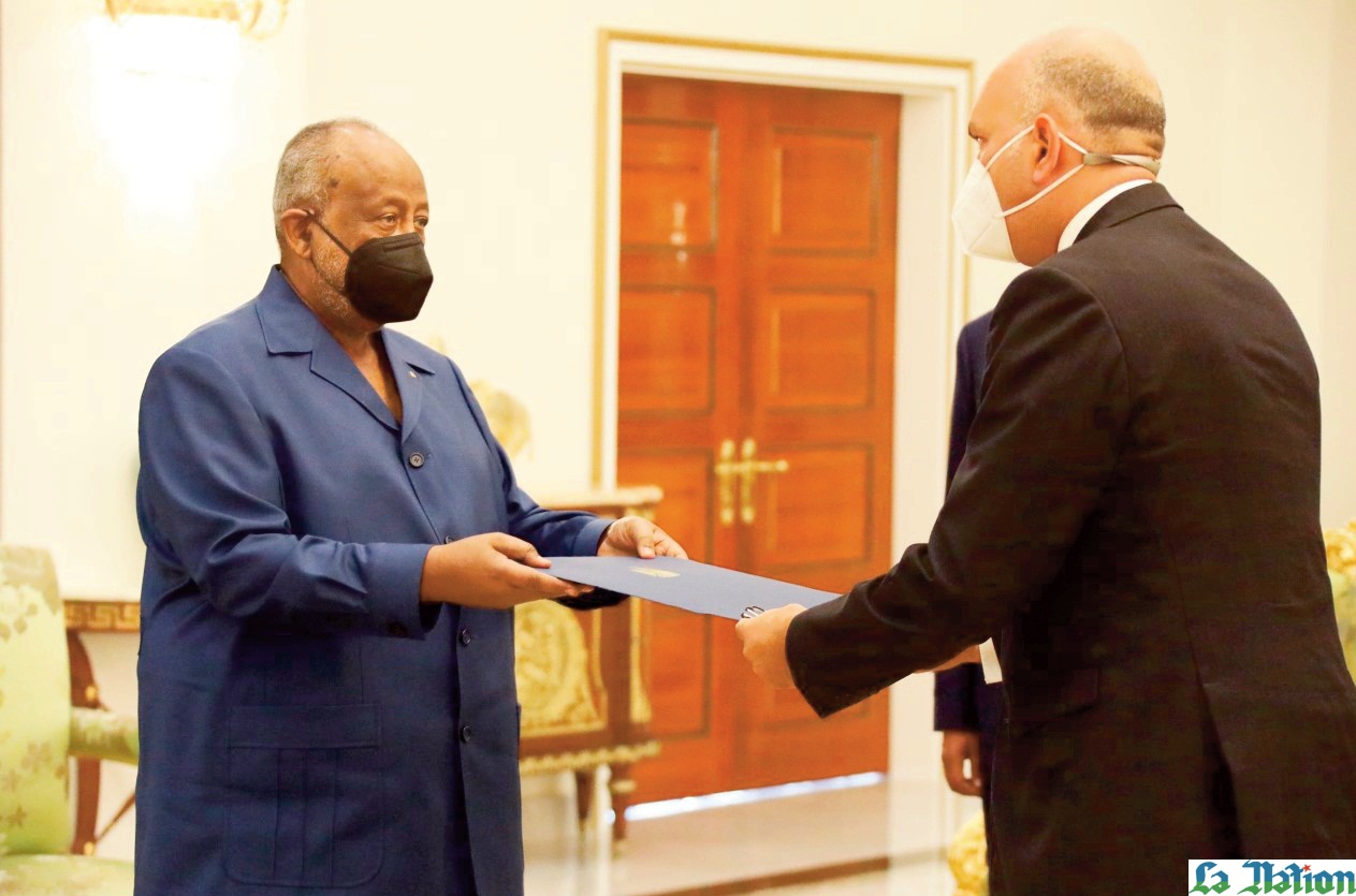 Le président de la République reçoit les lettres de créances du nouvel ambassadeur d’Egypte à Djibouti