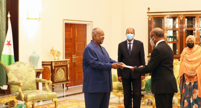 LE PRÉSIDENT DE LA RÉPUBLIQUE REÇOIT LES LETTRES DE CRÉANCE DE 5 NOUVEAUX AMBASSADEURS (9)