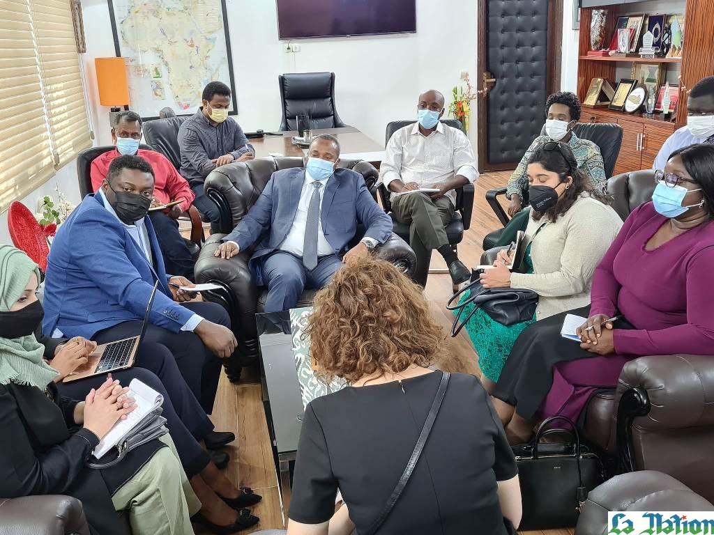 Le ministre de l’Energie préside une réunion de Travail avec les parties prenantes du projet du parc éolien du Ghoubet