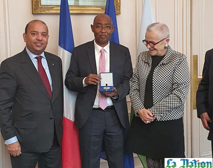 Le ministre de la Décentralisation reçu au Quai d'Orsay, à l'Assemblée nationale et au Sénat à Paris