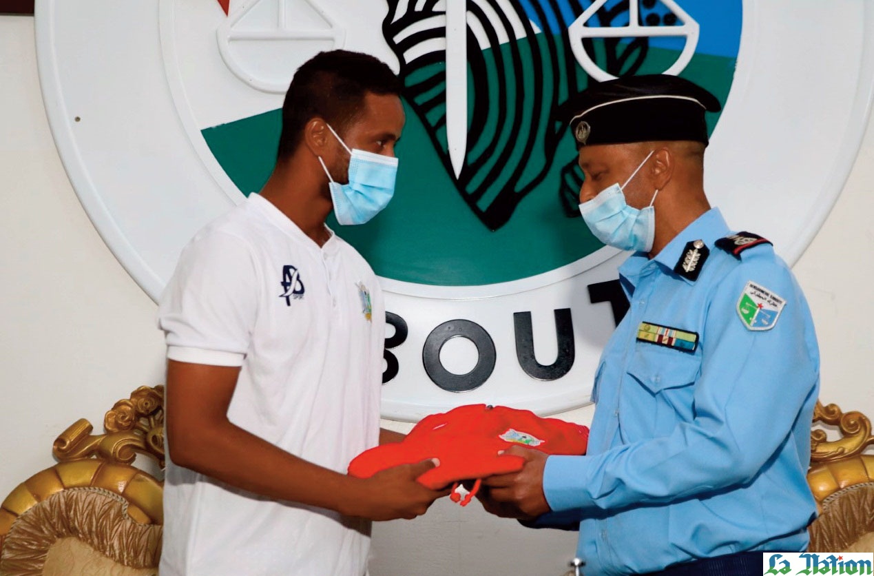 L’équipe nationale rend hommage au Colonel Zakaria Hassan Aden