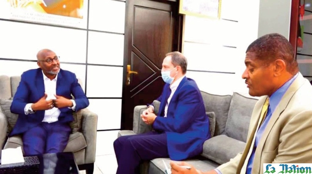 Rencontre entre le ministre Moustapha Mohamed Mahamoud  et l’ambassadeur Jonhattan Pratt