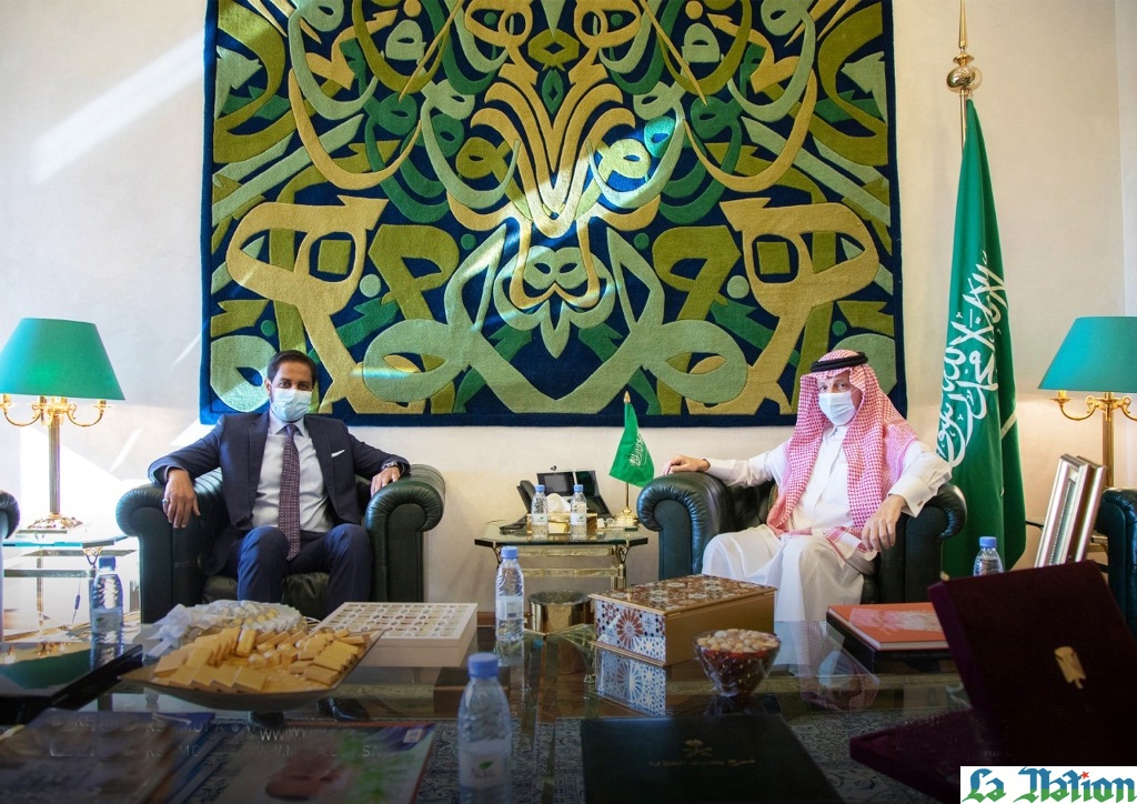 Entrevue entre l'ambassadeur Dya-eddine Saïd Bamakhrama et le ministre d’État saoudien chargé des affaires des pays africains