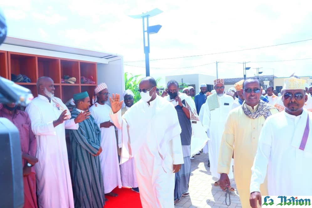 • MAMBW :   Moumin Hassan Barreh inaugure la mosquée Al-Rayan de la cité Nassib