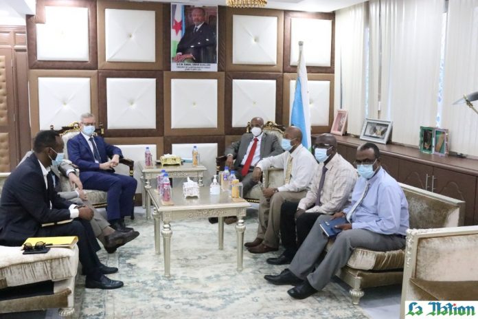 Le ministre du Travail s’entretient tour à tour avec l’ambassadeur de l’Union europènne et la représentante du PAM à Djibouti (1)