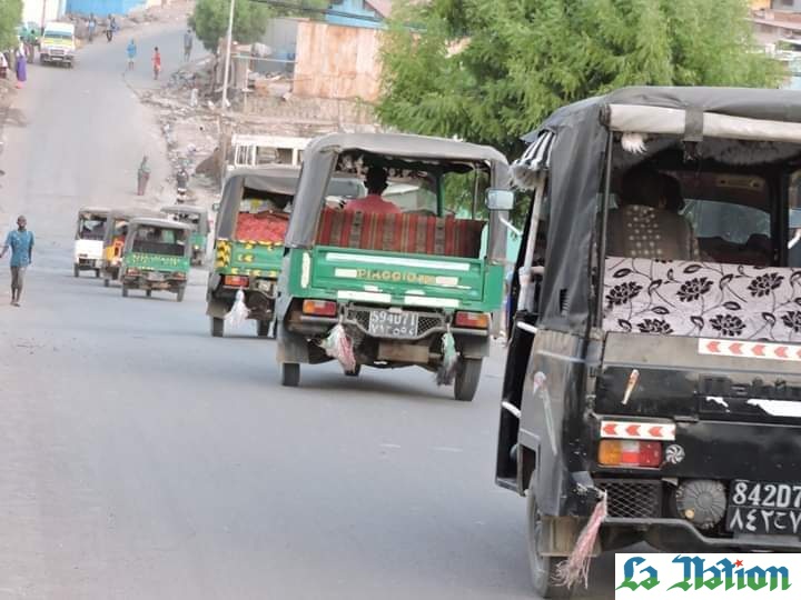 Les "Bajaj" taxis motos à Balbala : Un moyen de transport très pratique