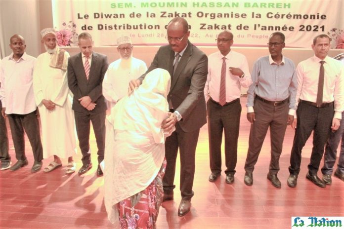 Cérémonie de distribution de la ‘‘Zakat’’ de l’année 2021 à 1256 familles bénéficiaires (2)