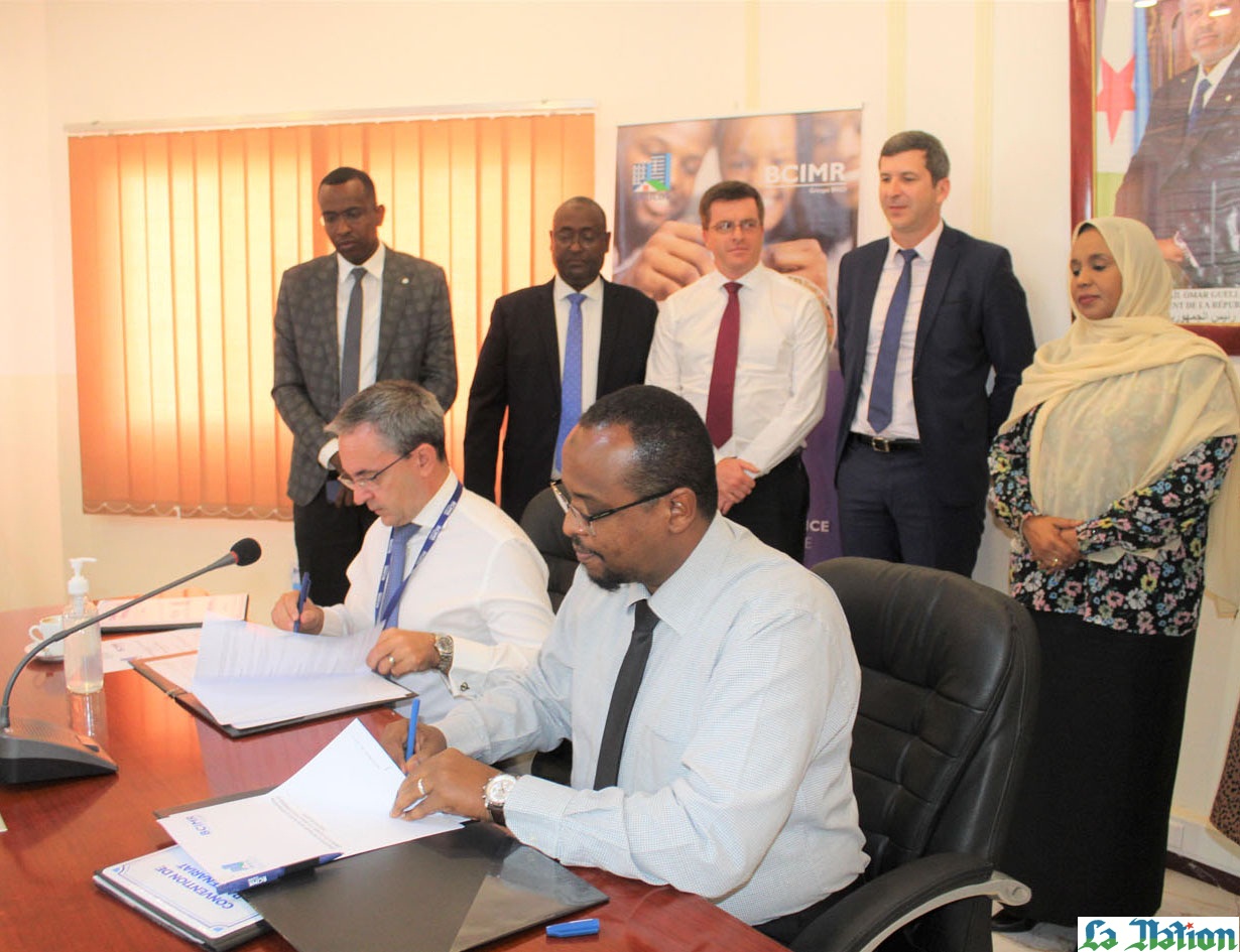 Cérémonie de signature de la convention de partenariat entre l’ARULoS et la BCIMR