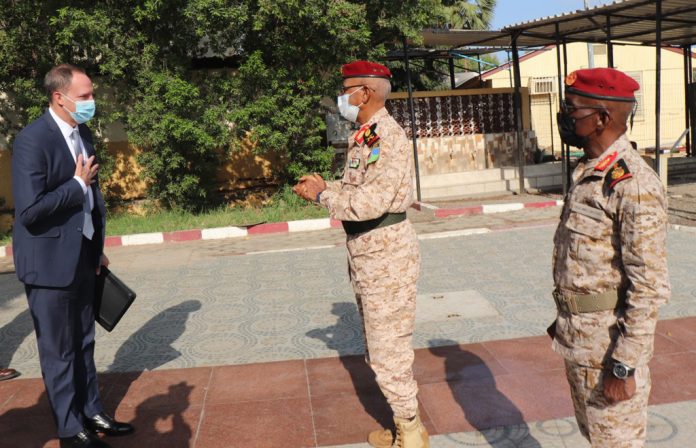 Le CEMGA reçoit l’ambassadeur des Etats Unis d’Amérique à Djibouti (1)