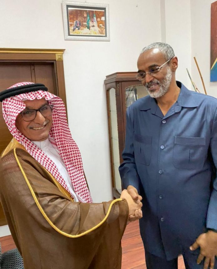 Le ministre de la Justice reçoit l’ambassadeur du royaume d’Arabie Saoudite