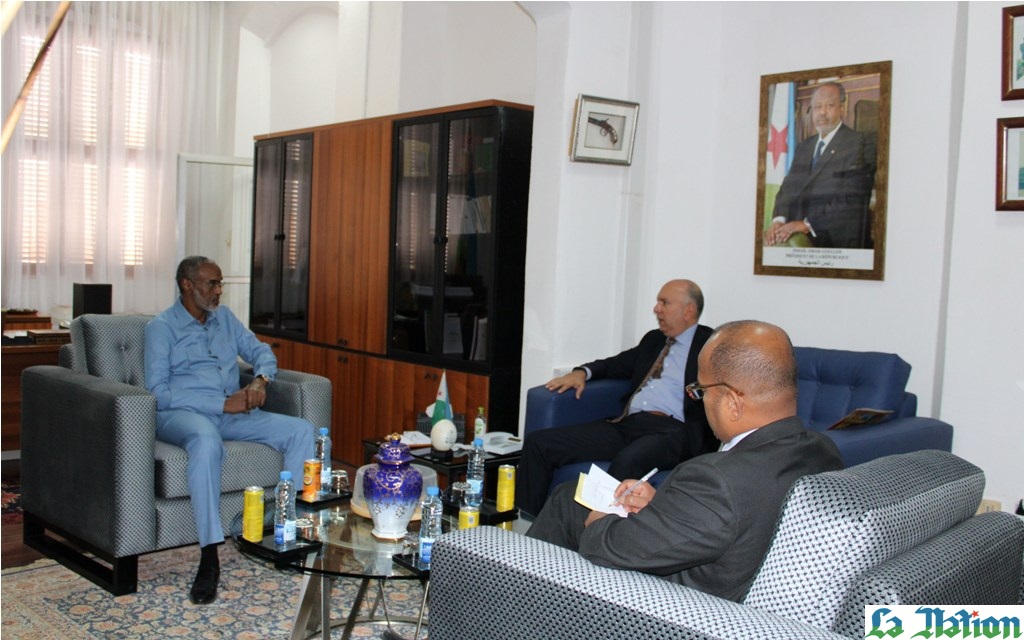 Le ministre de la justice reçoit l’ambassadeur d’Egypte accrédité à Djibouti