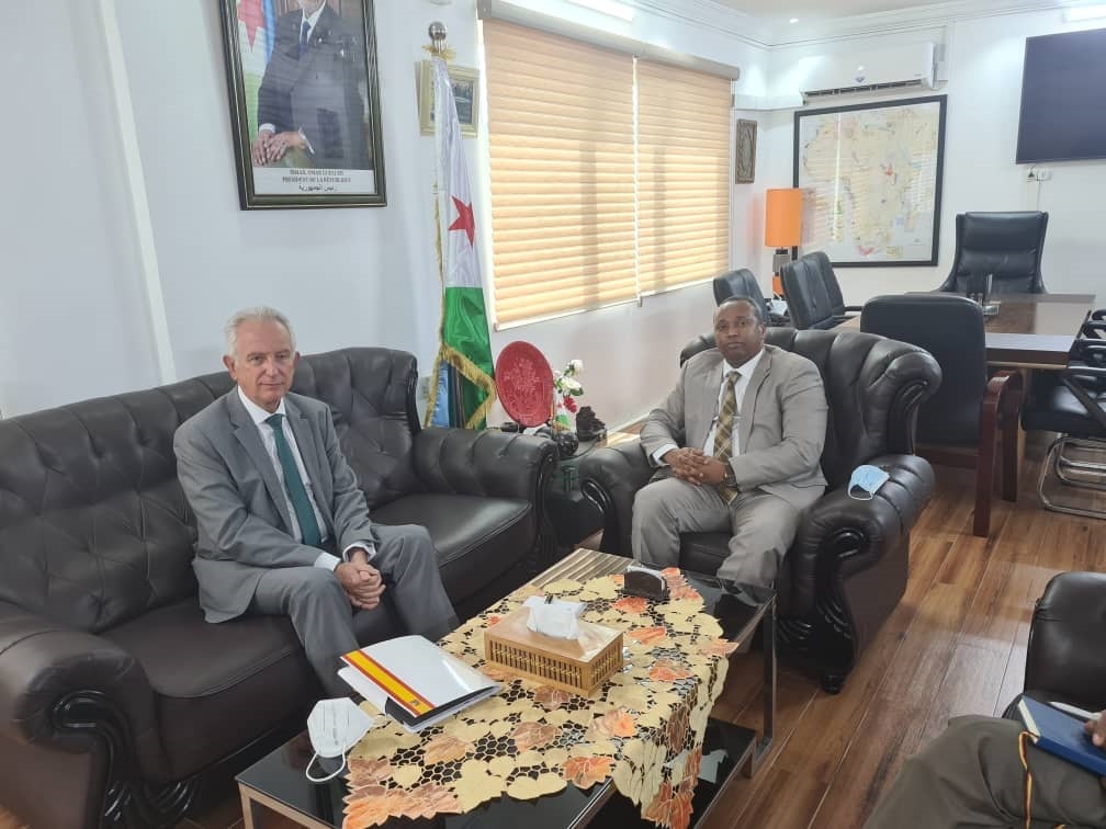 Le ministre de l’énergie reçoit l’ambassadeur de l’Espagne accrédité à Djibouti