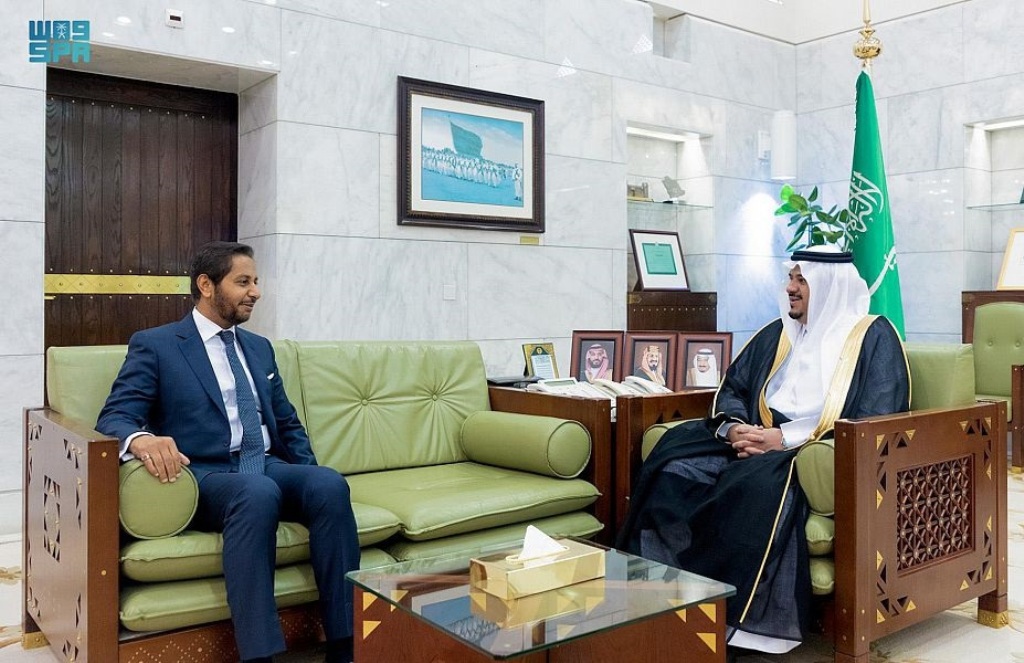 L'ambassadeur Dya-eddine reçu par le gouverneur de la région de RIYAD